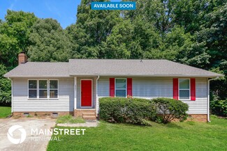 6061 Acadian Woods Dr, Charlotte, NC 28227