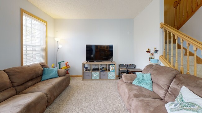 1573 Legacy Pkwy E unit 2, Saint Paul, MN 55109 - photo 2