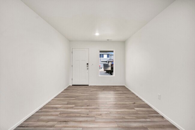 685 Salzer Creek Dr, Centralia, WA 98531 - photo 2