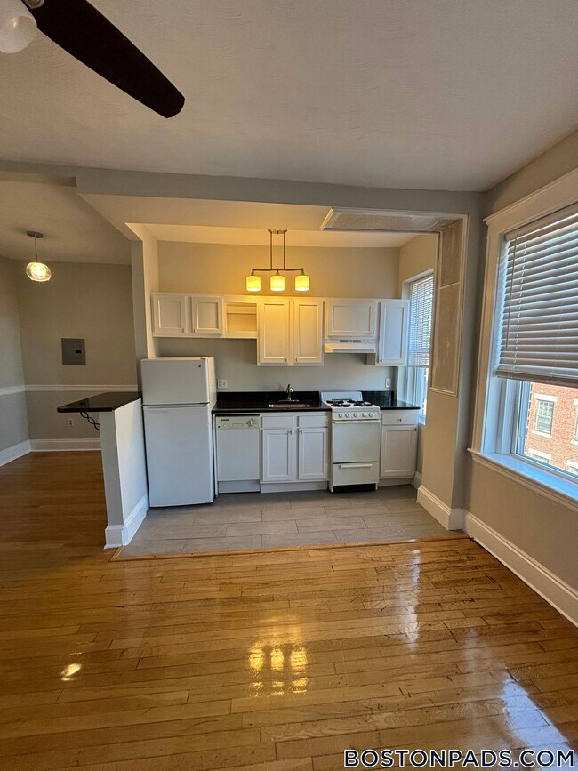 1185 Commonwealth Ave unit 15, Allston, MA 02134 - photo 5