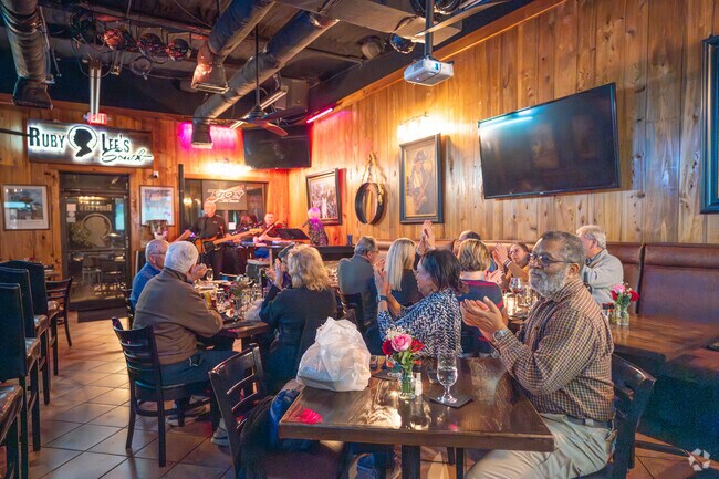 Ruby Lee's hosts talented local bands playing blues, jazz, and rock.