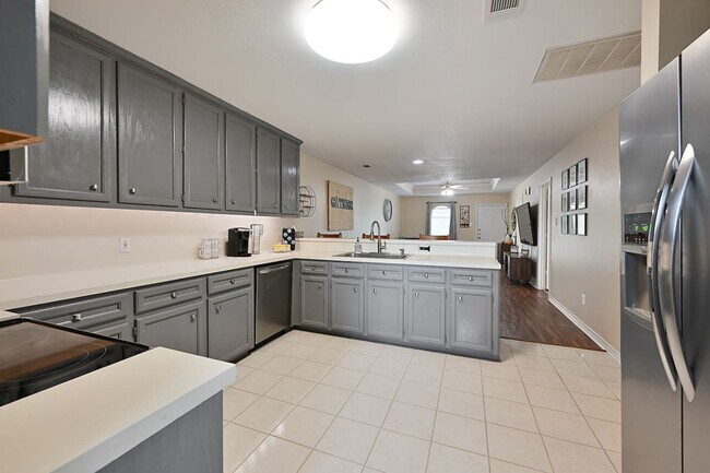 2015 Colgate Dr unit ID1328066P, College Station, TX 77840 - photo 6