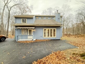 1049 Alpine Dr, East Stroudsburg, PA 18302