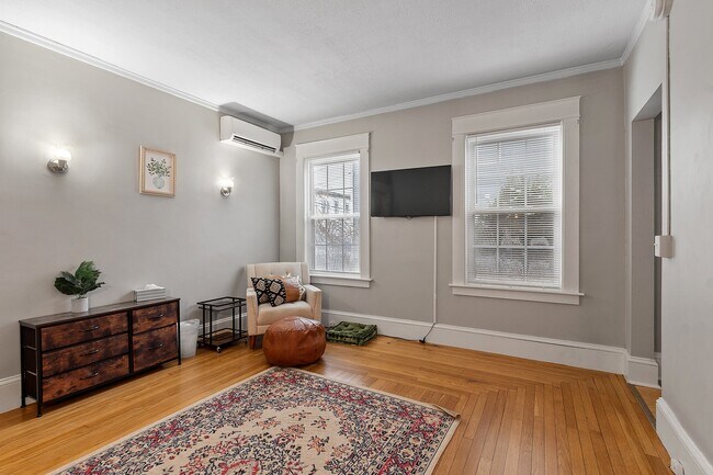 68 Walnut St unit 1S, Manchester, NH 03104 - photo 4