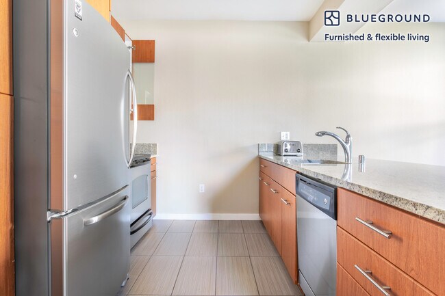 10870 N Stelling Rd unit FL1-ID382, Cupertino, CA 95014 - photo 7