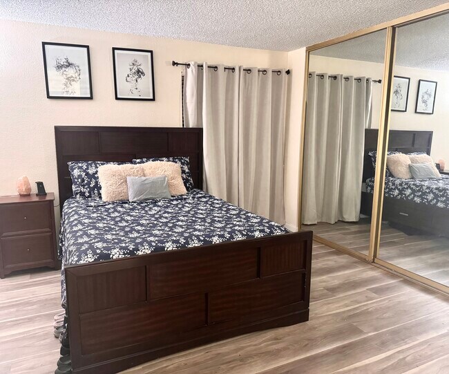 21071 Gary Dr unit PRIMARY BEDROOM, Castro Valley, CA 94546 - photo 6