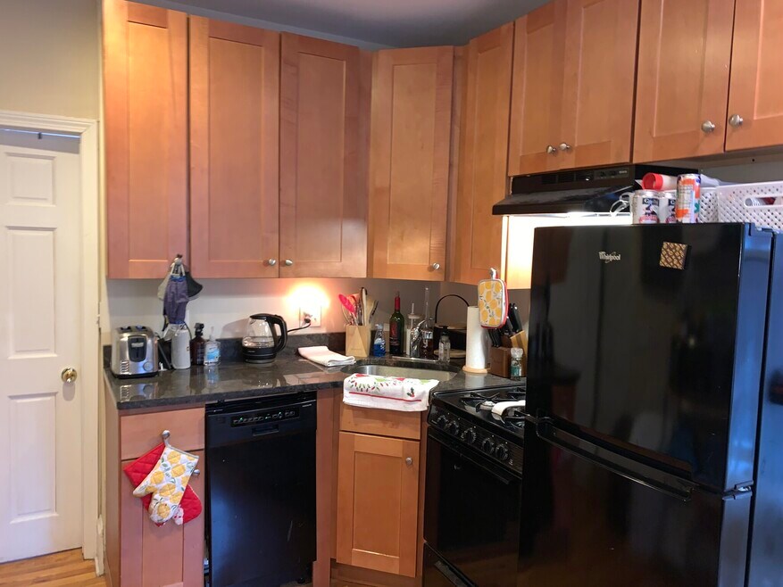 72 Joy St unit 12, Boston, MA 02114 - photo 1