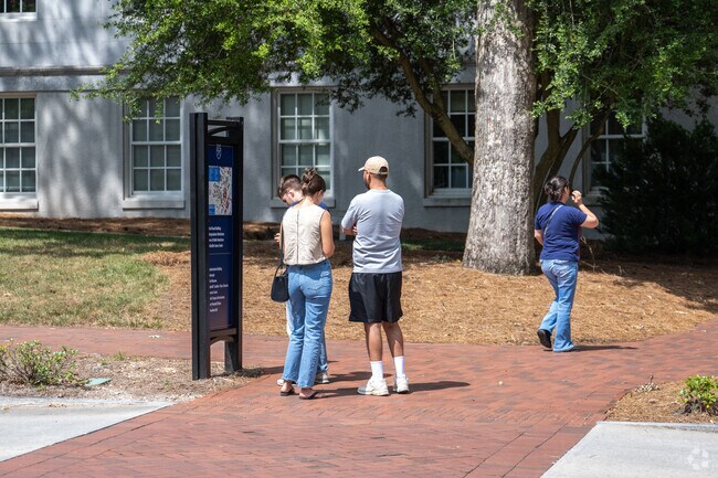 New students use the campus map to find their way around Emory's campus.