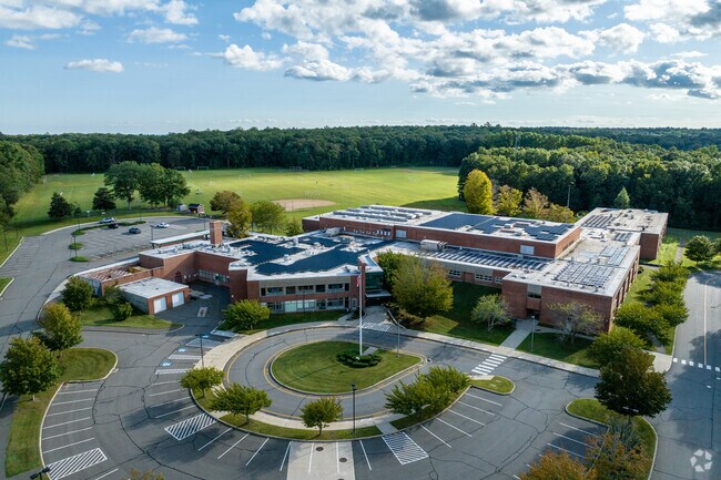 John Winthrop Middle School has a rating of B on Niche.