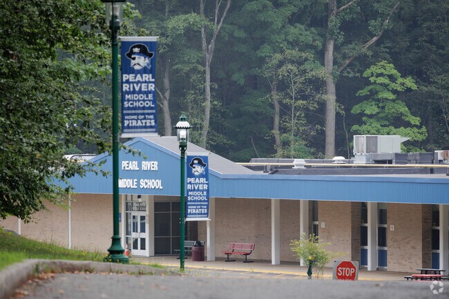 Pearl River Middle School serves students in grades 5-7.