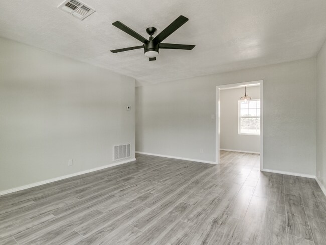 8308 NE 33rd St, Spencer, OK 73084 - photo 7