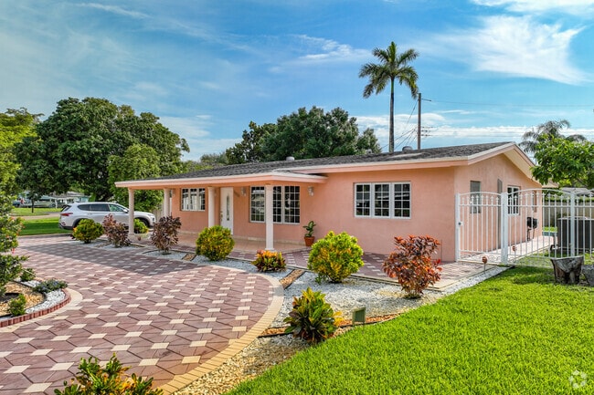 Flamingo Park, Fort Lauderdale Real Estate & Homes for Sale - Homes.com