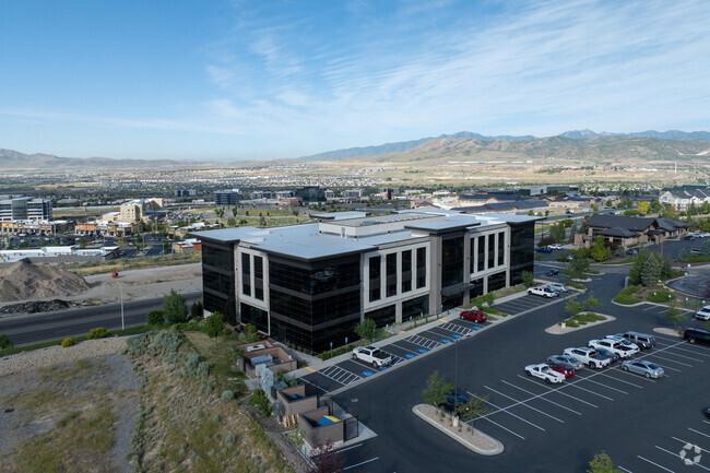 Ignite Entrepreneurship Academy is located in the Lehi neighborhood.