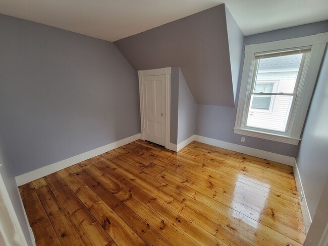 386 Rimmon St unit 3, Manchester, NH 03102 - photo 3