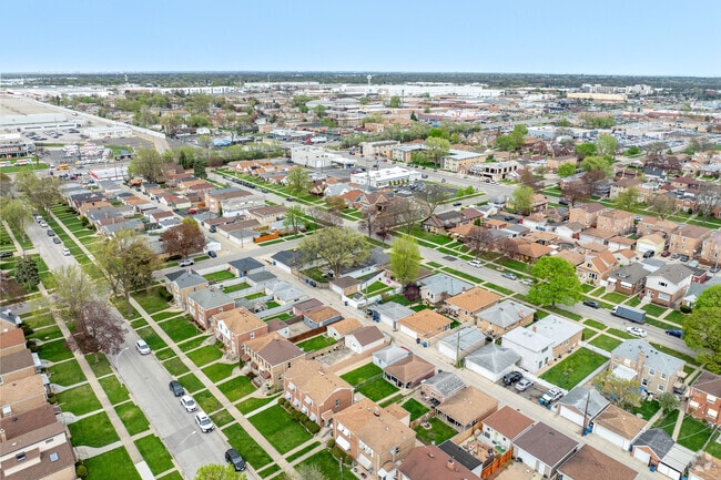There are many affordable housing options in Melrose Park.