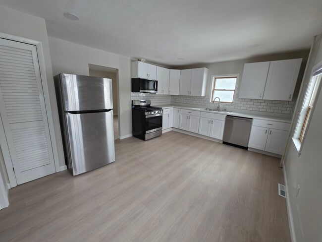 204 Tucker Ave unit 1, East Syracuse, NY 13057 - photo 6