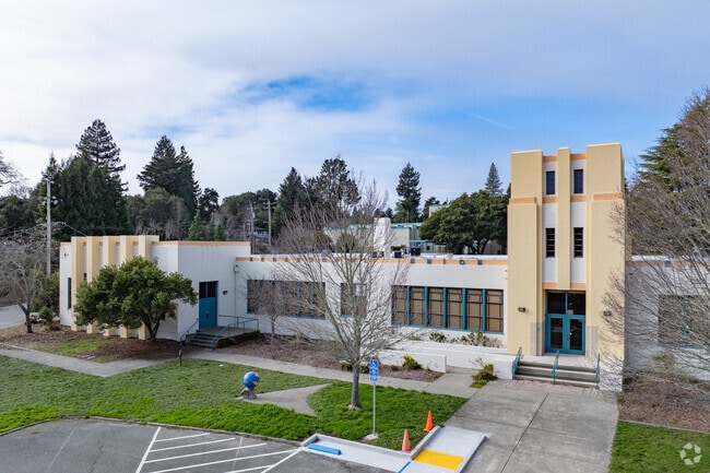 Park Side Elementary School challenges and encourages children to learn.
