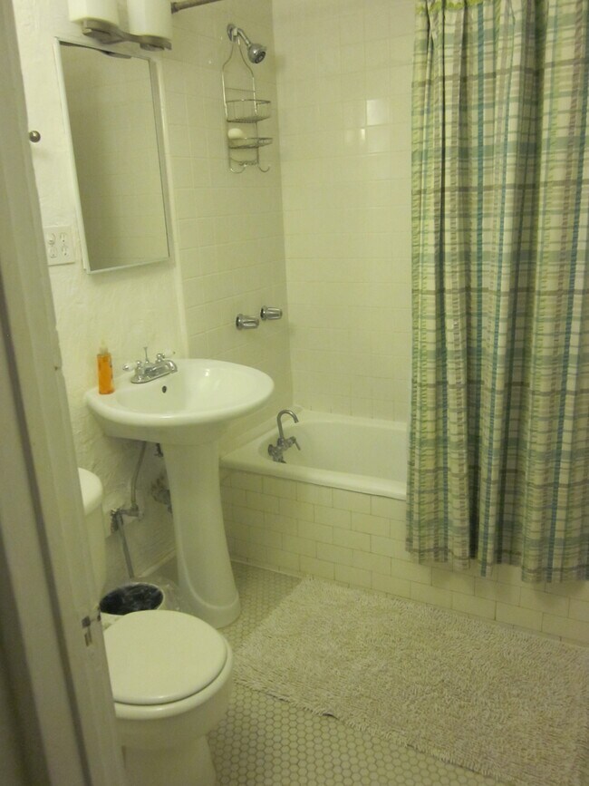 832 N Detroit St unit 3, Los Angeles, CA 90046 - photo 6