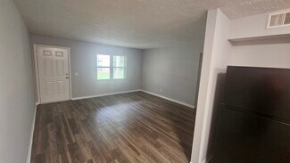 1805 Knowles Rd, Phenix City, AL 36869