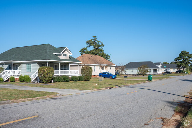 Bungalow style homes are not uncommon in the Ragsdale neighborhood.
