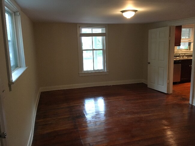 936 W Beverley St, Staunton, VA 24401 - photo 7