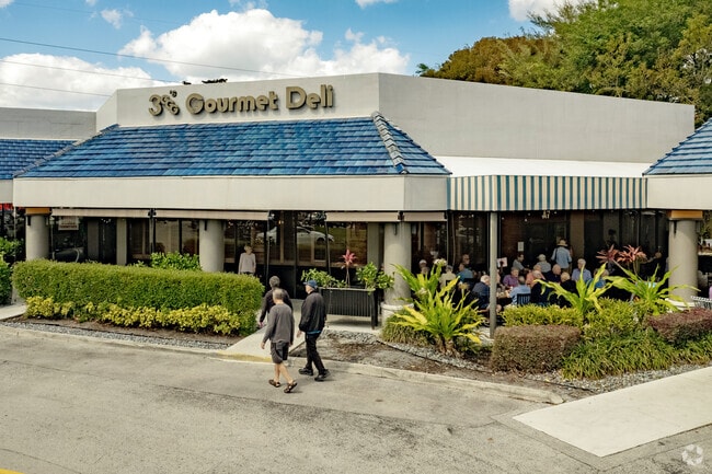 3G’s Gourmet Deli & Restaurant is a classic Jewish deli in Delray Beach, FL.