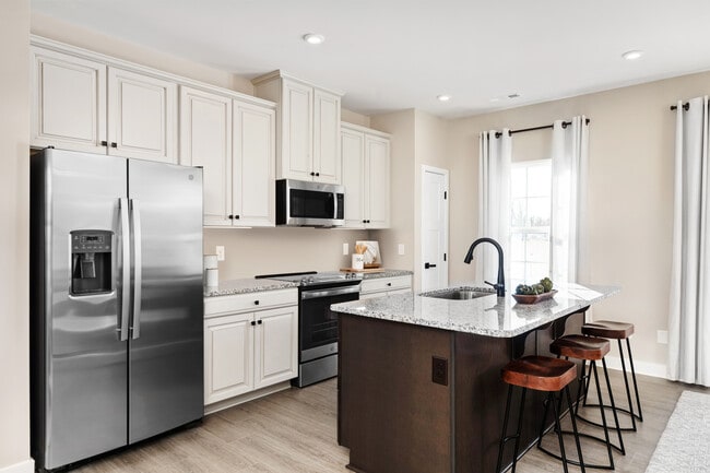 101 Margaret Reid Pkwy unit 38582185, Suffolk, VA 23434 - photo 2