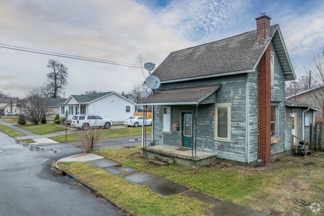 There is a wide variety of home styles in Cherry Avenue.