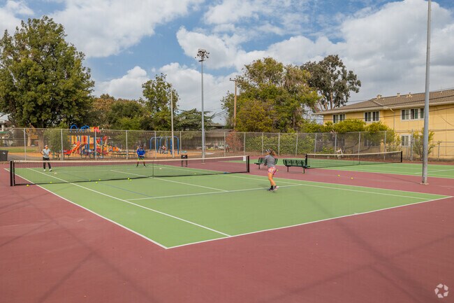 Los Prados Park offers some of the best tennis courts in San Mateo.