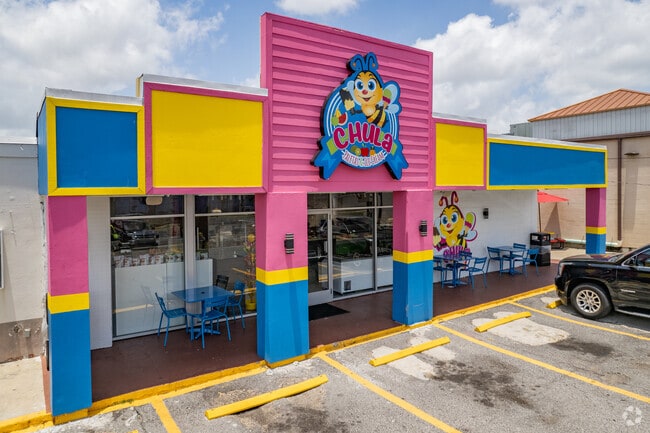 Chula Palentas & Ice Cream helps Airline Park residents cool down during hot summers.