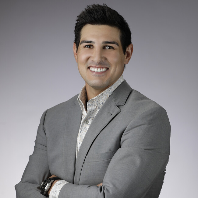 Agent Photo