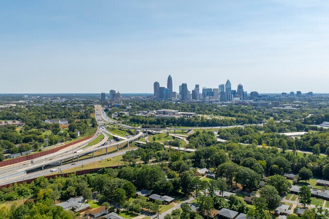 Seversville locals have quick and convenient interstate access for travel around Charlotte.