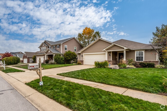 The median price for a new home in New Whiteland, IN, is $224,900.