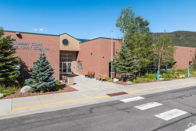 Summit Cove Elementary School.