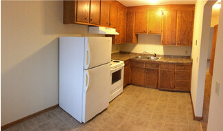 1370 7th St NW, New Brighton, MN 55112