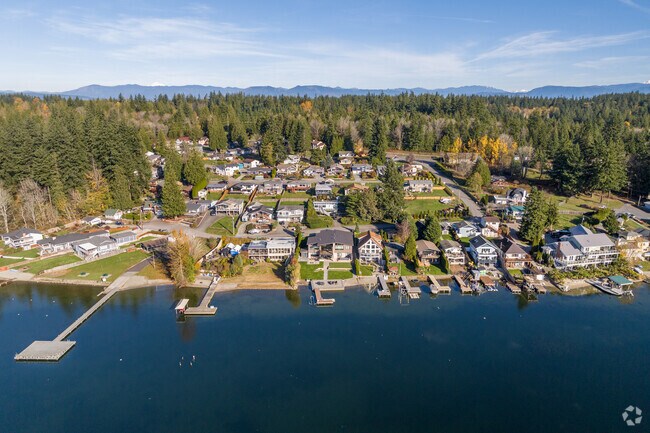 Waterfront housing in the Lakewood community.