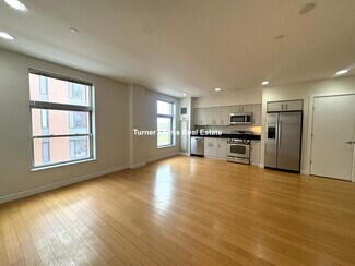 609 Albany St Unit 407, Boston, MA 02118