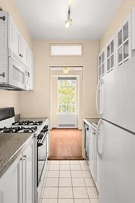 353 W 56th St Unit 2s, New York, NY 10019