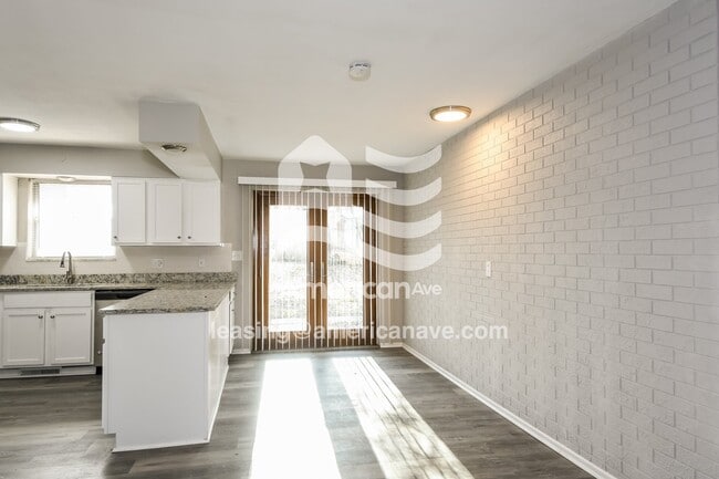 630 W Adams St, Belleville, IL 62220 - photo 4