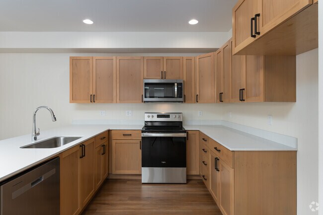 Alpengrove, Bellingham, WA 98226 - photo 2