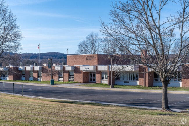 Webutuck Elementary serves students in the Outlying Dutchess County community and earns a C from Niche.