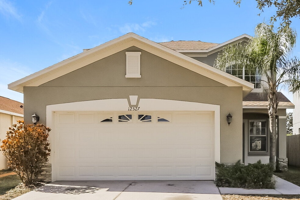 12527 Evington Point Dr, Riverview, FL 33579 - photo 1