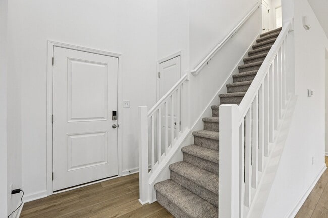 1521 N Clearwater Dr, Greenfield, IN 46140 - photo 5