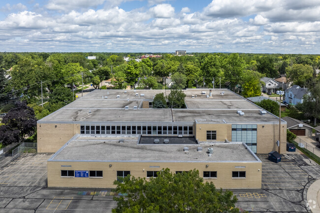 Edison Elementary School in Appleton is located at 412 N Meade Street.