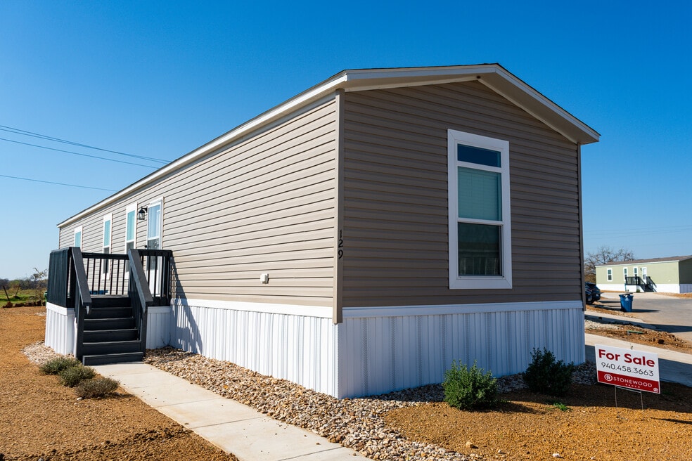 129 Ponderosa Way, Sanger, TX 76266 - photo 1