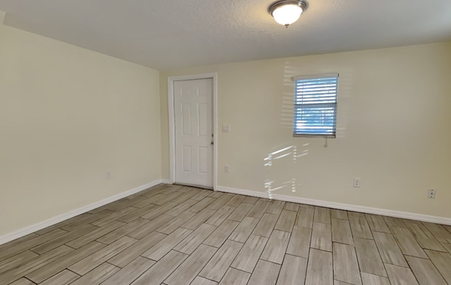 613 E 2nd St, Sanford, FL 32771 - photo 4