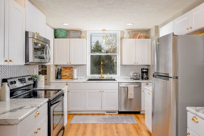 1630 S Connell St unit ID1061649P, Appleton, WI 54914 - photo 2