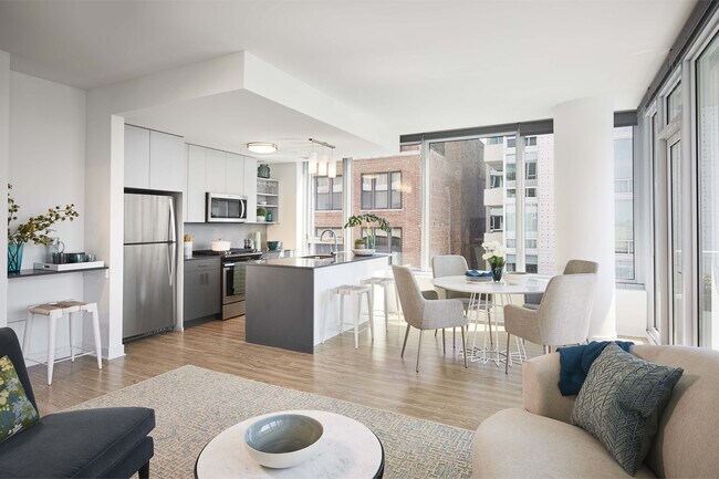 Wells Street Tower unit 908, Chicago, IL 60607 - photo 6