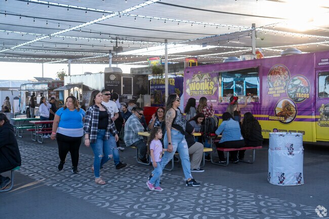 The Berryessa Night Market draws Luna Park residents with music and food truck delights.