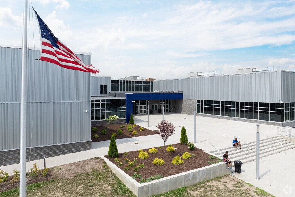 Albany High School is the main senior school for grades 9-12